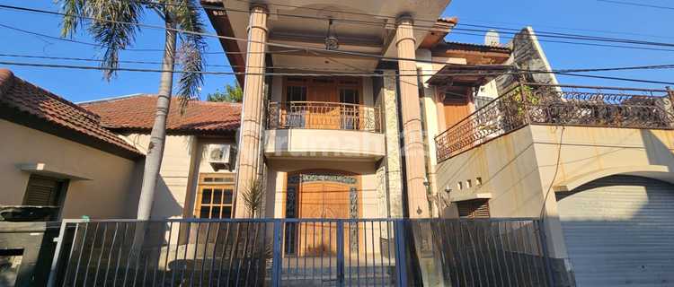 Two-Story House in Rungkut Asri Surabaya, Large, Luxurious, Classic Design, Furnished, Owner's Price. 1