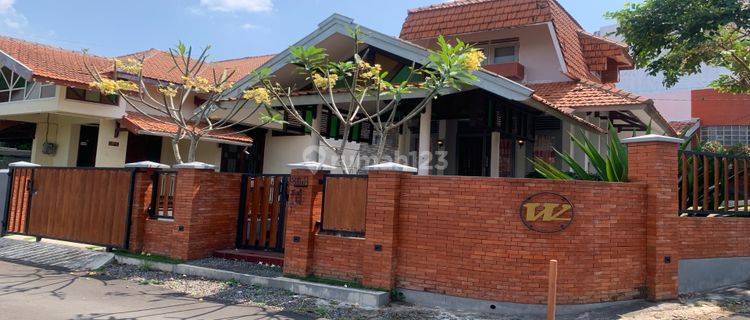 Rumah Luas Taman Rapi 3 Kt 3 Km  Furnished 1