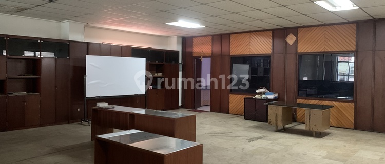Gedung Kantor 3 Lantai Lebar 10 Di Gambiran, Semarang Tengah 1