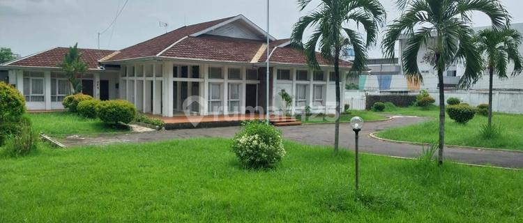Commercial Space in a House-Shaped Building by the Main Road, Price Below NJOP 1