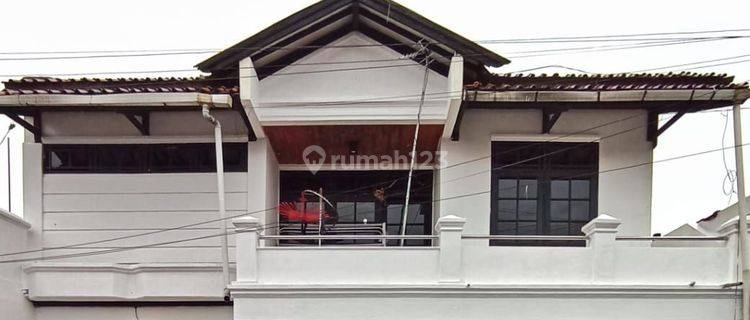 Rumah Kokoh 3 Lantai di Margawangi Estate Butuh Uang   1