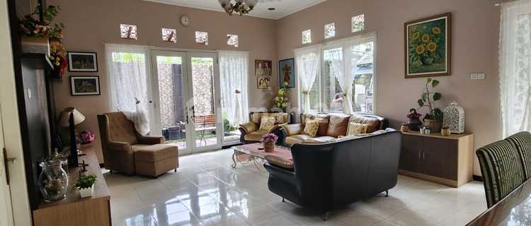 Dijual Rumah Mewah Di Jl. Jalak Raya Ungaran 1