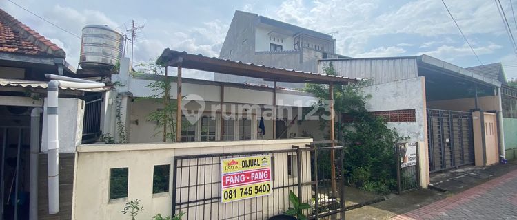 Dijual Rumah dengan Lingkungan Nyaman Asri di Jl. Progo Semarang 1