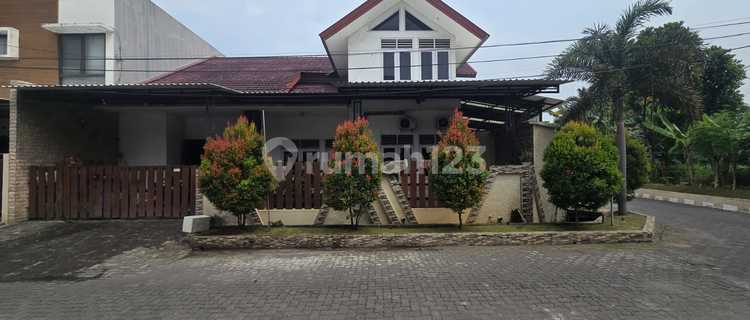 Dijual Rumah Siap Pakai Lokasi Strategis di Jl. Puri Anjasmoro Semarang 1