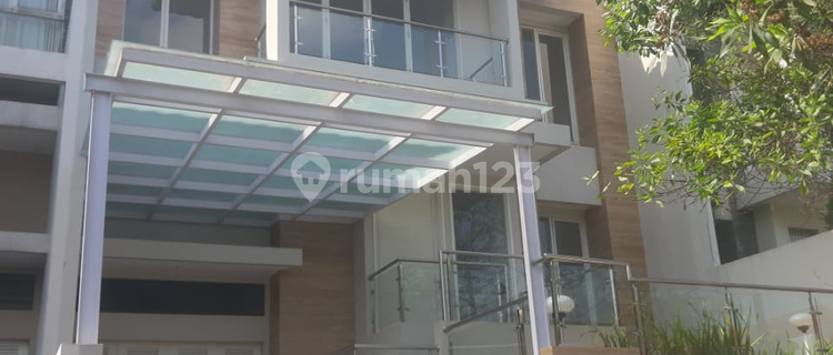 House In One Of The Luxury Housing Green Royalle, Candi Golf Semarang 1