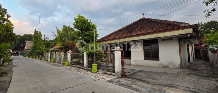 For Sale Mid-City House on Cempaka St. Purwodadi 1