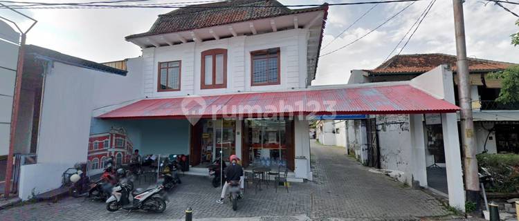 For Rent: Shop House Located in the Old Town Tourist Area, Jl. Letjen Suprapto, Semarang 1