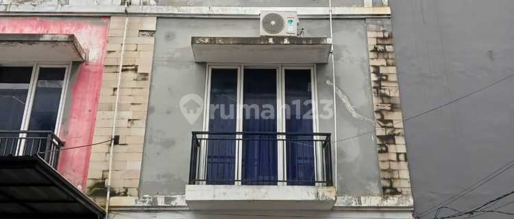 Good Neat Shop House Ready to Use Located at Puri Gardena, 0055 Joc 1