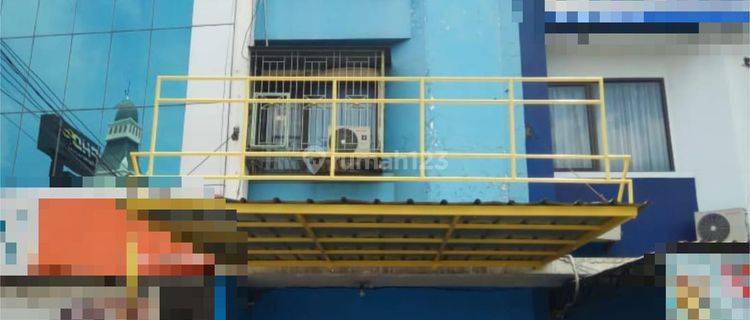 Ruko di Jalan Kh Hasyim Ashari Cipondoh  1