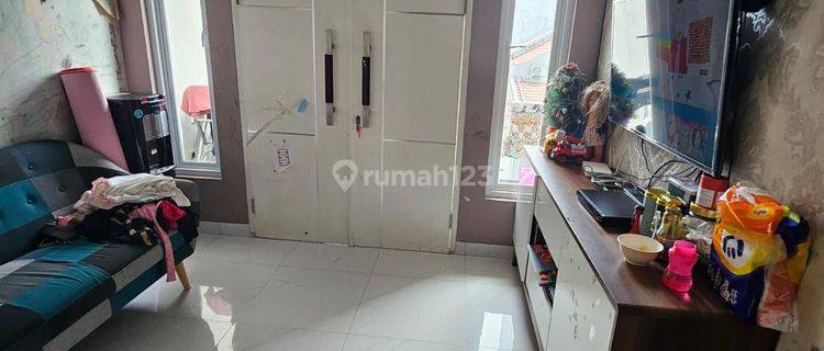 Rumah Jual Bu 3 Lantai Bagus Siap Huni 1