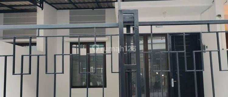 Rumah Bagus 2 Lantai di Jl Pedongkelan 
Cengkareng Jakarta Barat _ Nell 1