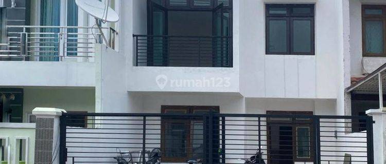 Rumah Baru Renovasi 2 Lantai Murah Siap Huni di Cluster Kintamani 
Daan Mogot Baru 
Tangerang Banten _ j10 1