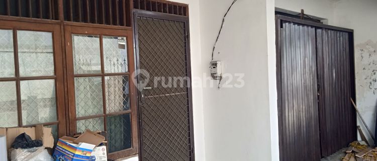 For Sale Old House in Jelambar Madya, 1 Floor, Land Area 205m2, Price Rp 5m. 1