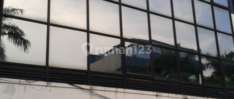 For Rent: 3-Story Row Shop in Green Ville Complex, Price Rp 180 Million/year. 1