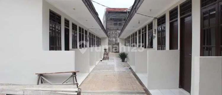 19-Room Boarding House at Pangkalan Jati, Depok 1