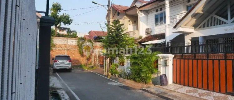 A Nice House Ready to Occupied in a Large Complex in Duren Sawit, East Jakarta 1