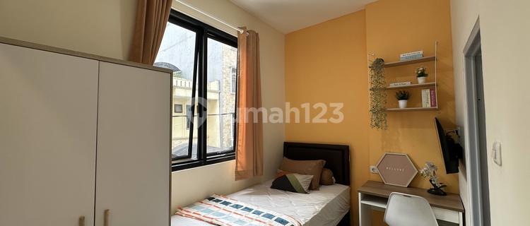 Active Boarding House with 20 Rooms Fully Occupied, Land Area in Sareal Tambora 1