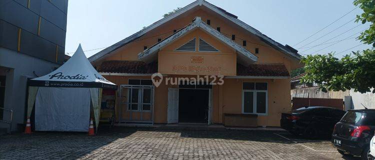 Rumah Dengan Parkiran Luas Di Purwokerto 1
