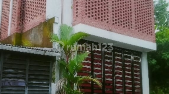 Dijual Rumah Full Furnish Ada Kolam Ikan di Purwokerto 1