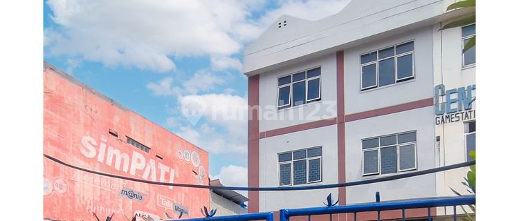 Three-Story Linked Shop-House Across from Bakmi Gacoan Cipulir, Ciledug 1