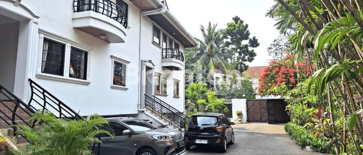 RUMAH CANTIK TERAWAT DALAM CLUSTER KEMANG UTARA JAKARTA SELATAN  1