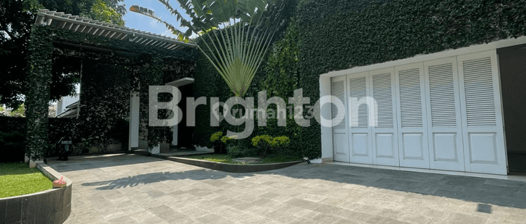 RUMAH STRATEGIS DESIGN TROPIS HALAMAN SUPER LUAS CIPETE JAKARTA SELATAN 1