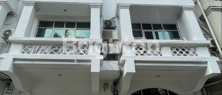 RUKO GANDENG LEBAR 10 METER STRATEGIS KOMPLEK RUKO SENAYAN JAKARTA SELATAN  1