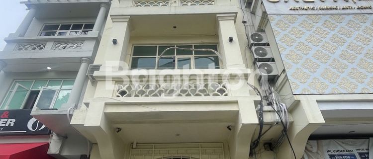 STRATEGIC SHOPHOUSE JUST A STEP AWAY TO SUDIRMAN LOCATION IN SENAYAN SOUTH JAKARTA 1