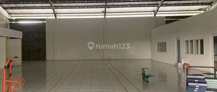 Gudang sewa baru area arteri Yos Sudarso dekat pelabuhan Semarang 1