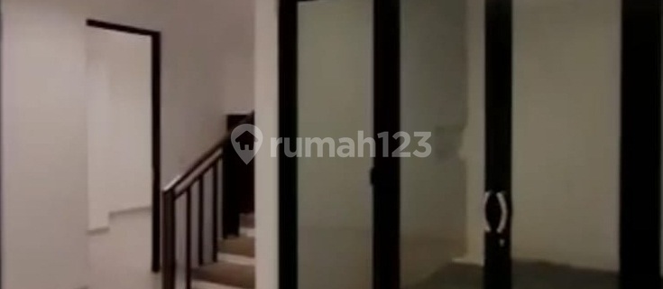 Rumah baru konsep smart home siap huni di Daerah Bsb 1