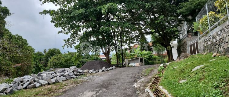 Rumah jual area bisnis cafe, resto, golf dan kebugaran. 1