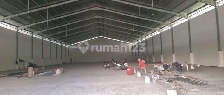 Gudang Dalam Cluster Kawasan Industri Parkir Luas Sekali Cocok Untuk Logistik, Pabrik Makanan, Export Kayu,rumput Laut, Herbal,kayu Lapis. 1