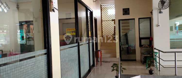 Ruang Usaha Bonus Rumah Tinggal, Di Panjaitan Semarang.bisa Disewakan.langsung 1