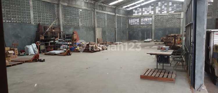 Warehouse Near Toll Road, Forklift Accessible, Loading Dock, Flood-Free in Semarang Regency. 1