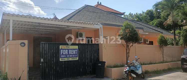 Rumah Semi Villa, Halaman Luas, Dekat Kantor Imigrasi di Jimbaran 1