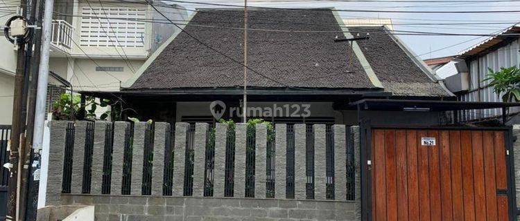 Rumah 2 Lantai Bendungan Hilir 4 Jakarta Pusat  1