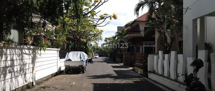 Rumah modern lantai 2 lingkungan one gate sistem deket jalan utama raya puputan renon denpasar pusat kota dan pemerintahan 1