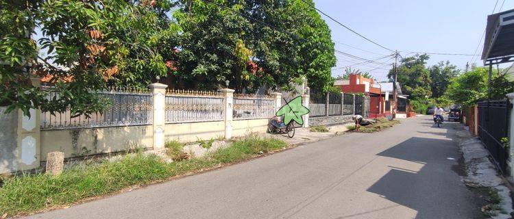 Rumah luas cocok buat asrama / mess di pusat kota Cirebon  1