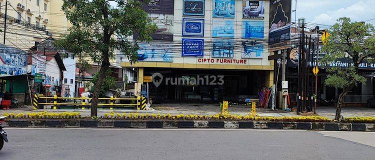 Ruang usaha dekat CSB Mall Cirebon   1