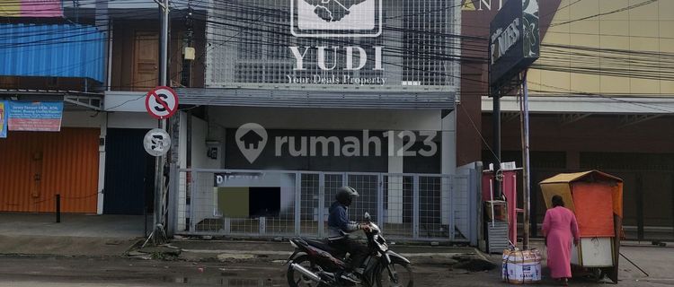 Very Strategic Shop House in the Banking and Shopping Area of East Cirebon 1