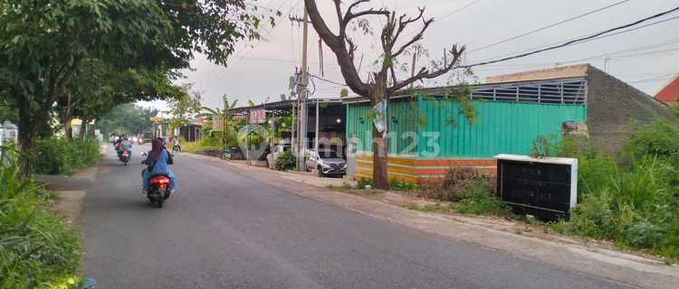 Affordable Strategic Shop House Ready to Use by the Side of Lemahabang Road, Cirebon Regency 1