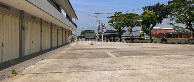 Shop House Can Be Used as Warehouse, Strategic Location Near Toll Gate, Container Access. 1