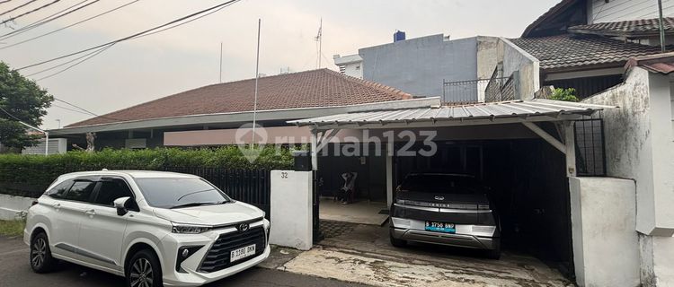 House Needs Minimal Renovation On Jl Bendi Iv In Kebayoran Lama 1