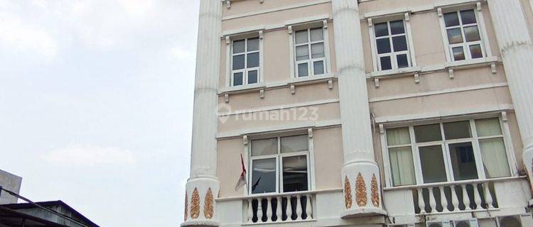 Miliki Ruko Moderen Di Rukan Crown Palace 1