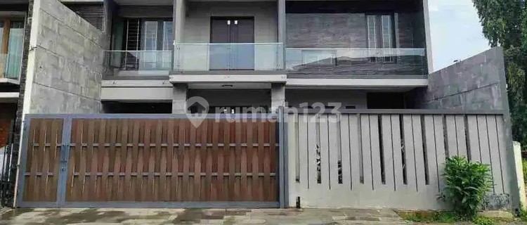 For Rent Spacious and Luxurious House Boulevard Banjar Wijaya Tangerang 1