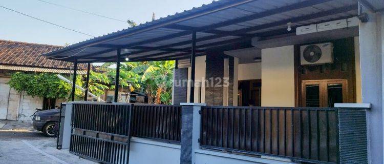 Rumah Bagus Siap Pakai Di Perumahan Kadipiro Banjarsari Solo 1