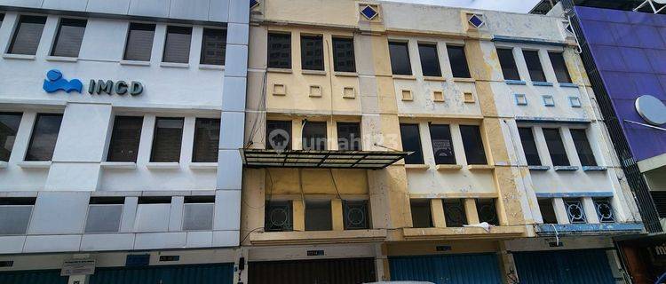 Ruko Mangga 2 Wonokromo 3 Lantai Hak Milik Tengah Kota Cocok Buat Kantor 1