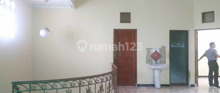 2-Storey House, Many Rooms, Suitable for Offices and Residence, West Surabaya, Near Tandes, Margomulyo. 1