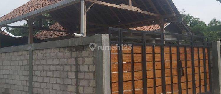 Dijual Tanah Bonus Bangunan Kayu Murah Luas 236 M2 di Prambanan Klaten Area 1