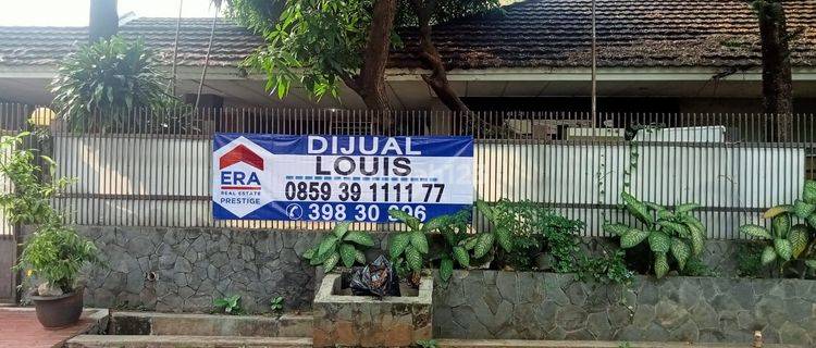 RUMAH DI JL. VILLA, Karet Semanggi- Setiabudi 1